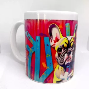 Mug tasse avec illustration bouledogue français avec un fond graffiti rouge et bleu
